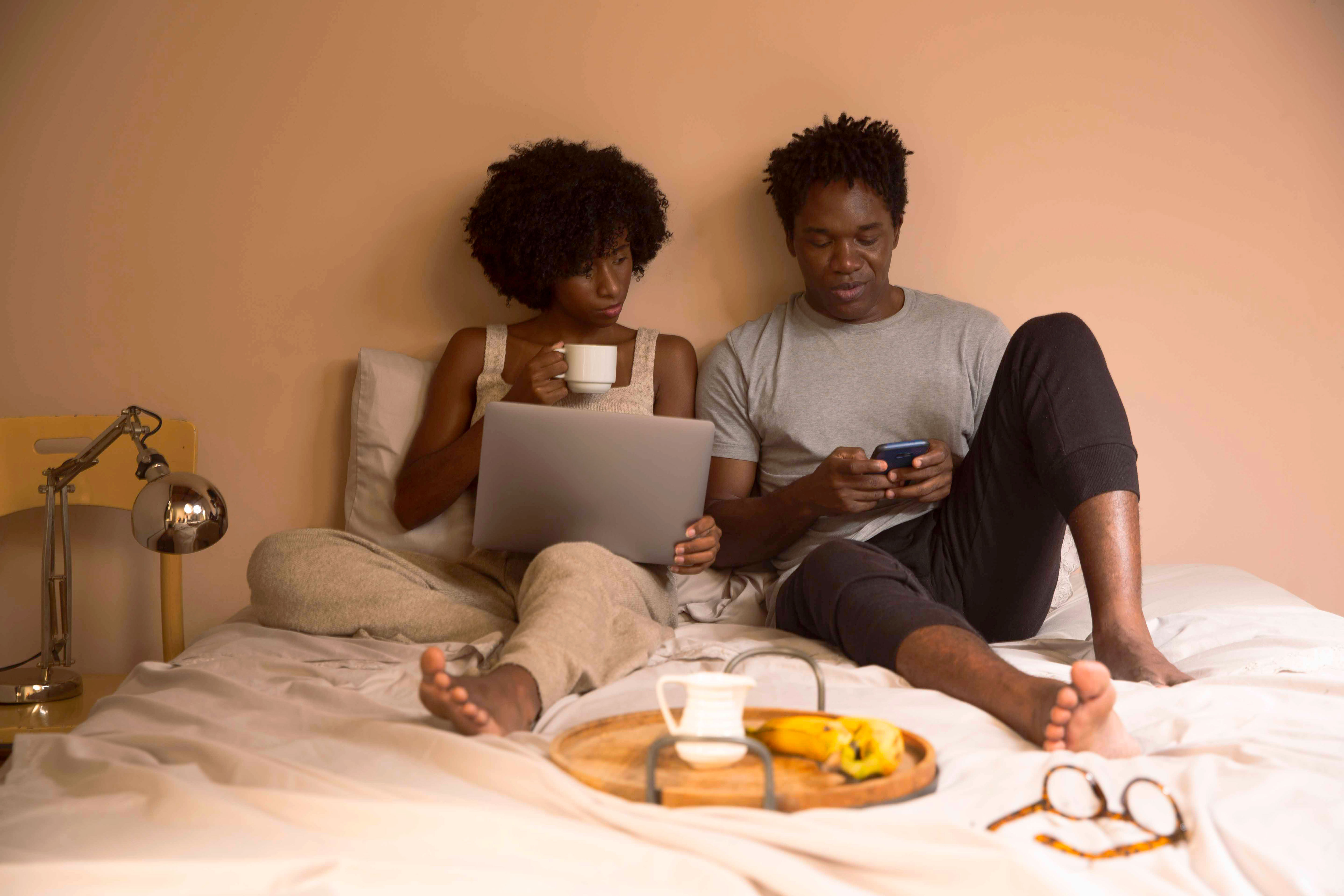 couple on phone